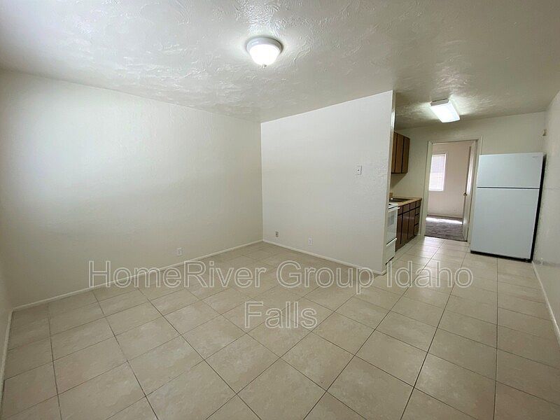 1st image of 2496 1st St