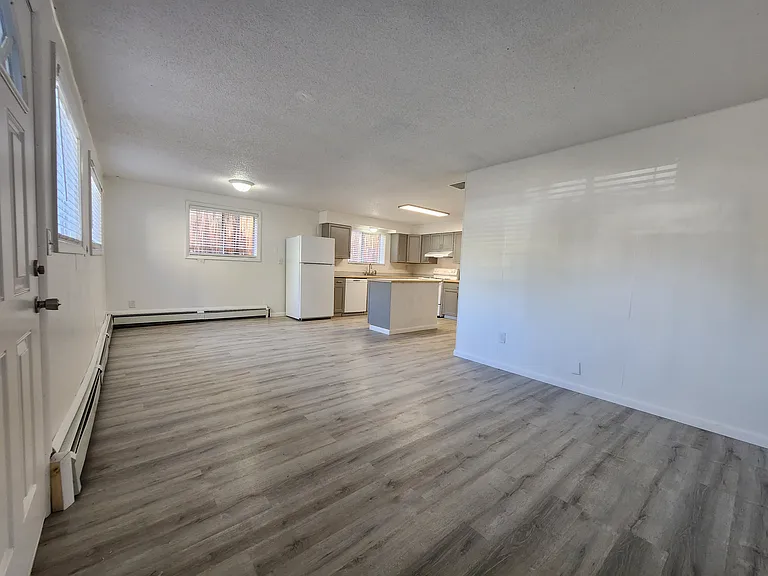 1103 Main St #4 — Photo 5