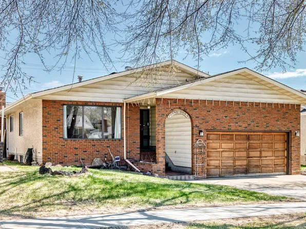 12245 55th St NW, Edmonton, AB T5W 3R5