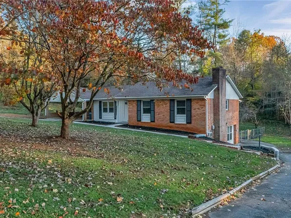 1503 Dogwood Dr, Wilkesboro, NC 28697