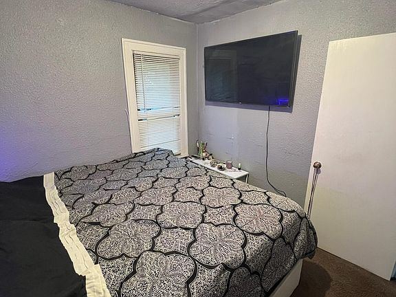 5th image of 19225 Conley St