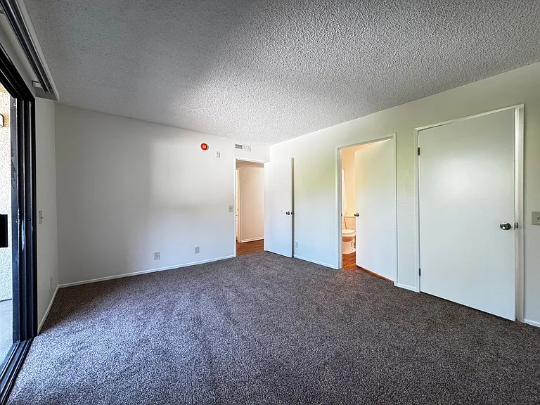 17740 Scherzinger Ln — Photo 36