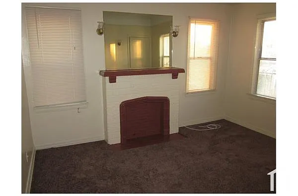 Building Photo - 2532 Vineyard Ave