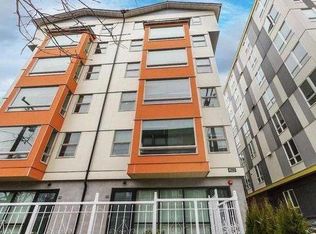 4523 8th Ave NE #404, Seattle, WA 98105