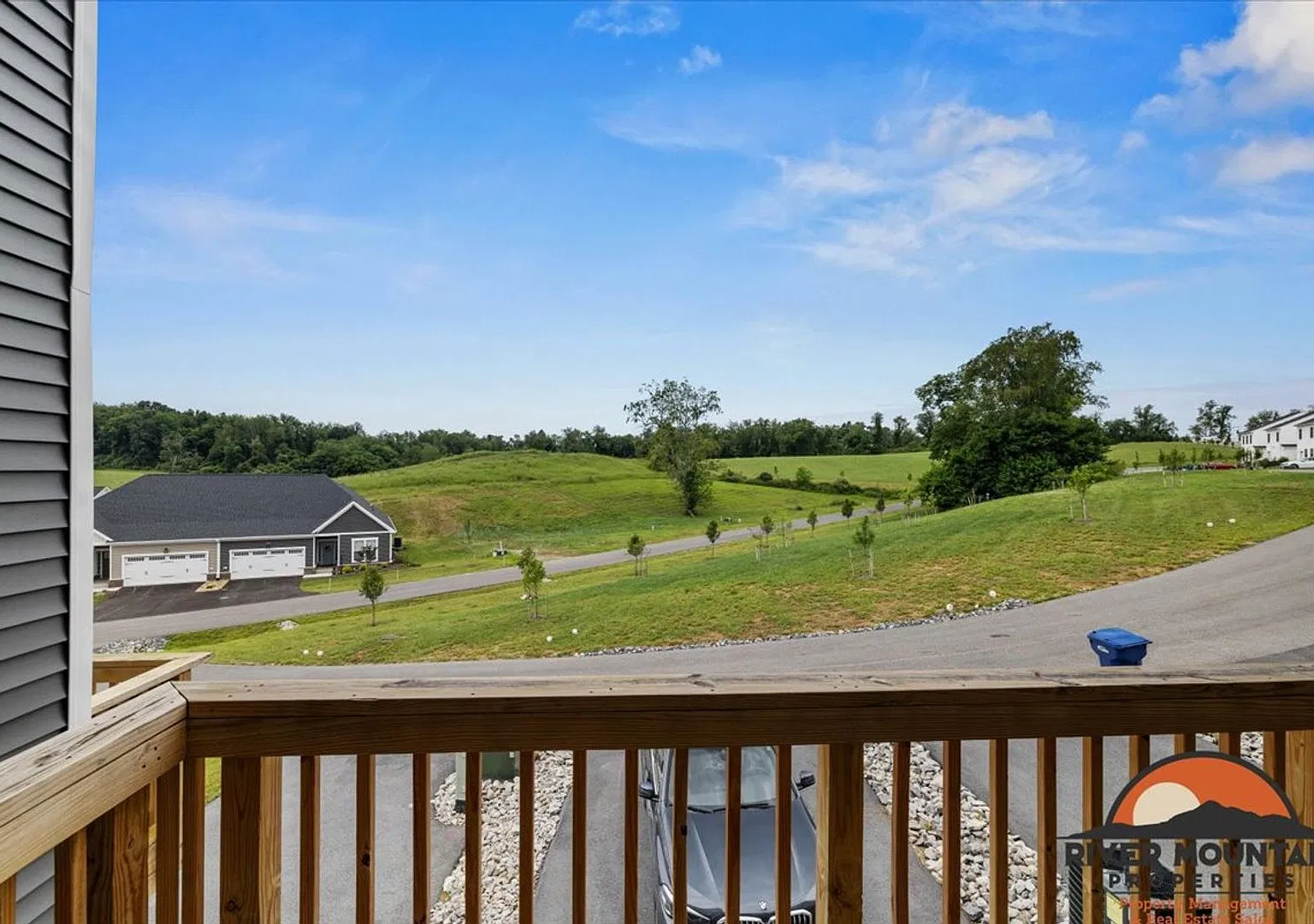 Spacious Townhome with Garage and Bonus Space in Blacksburg — Photo 4