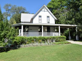 606 N Blanchard St, Wheaton, IL 60187