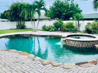 905 SE 29th St, Cape Coral, FL 33904