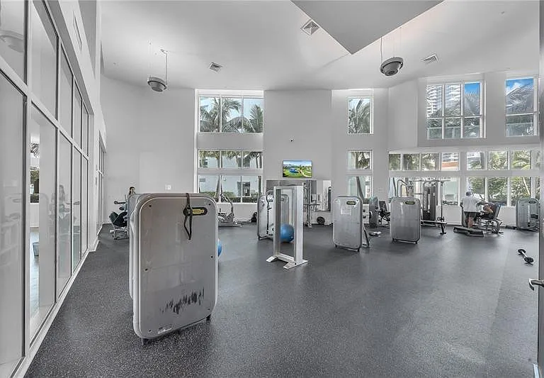 1900 N Bayshore Dr #1709 — Photo 12