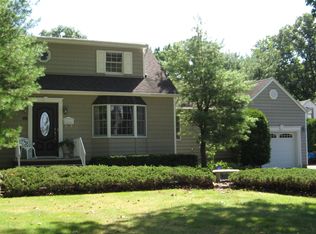 160 Amherst Ave, Colonia, NJ
