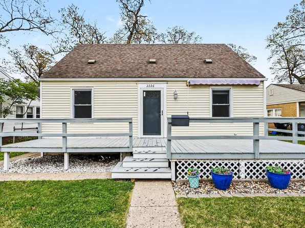 2226 Beverly Pl, South Bend, IN 46616