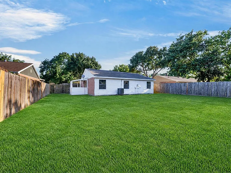 24114 Four Sixes Ln — Photo 31