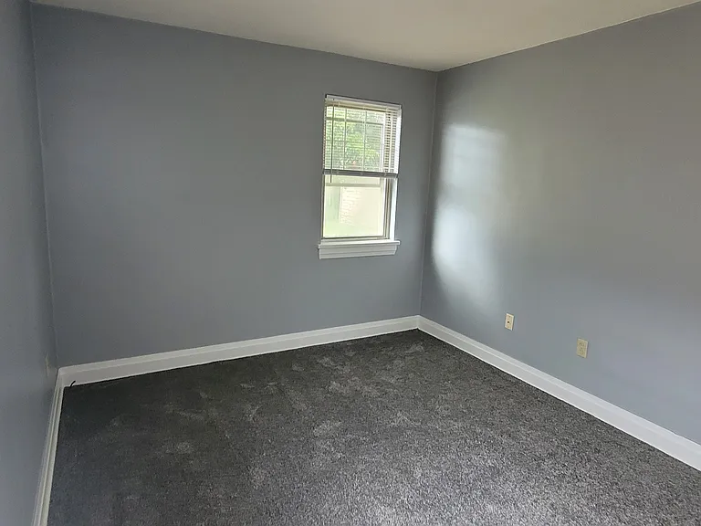 814 W 34th St — Photo 22