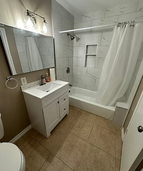 405 S Kroeger St #D — Photo 14