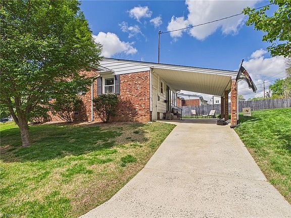 4th image of 1600 Gracewood Dr