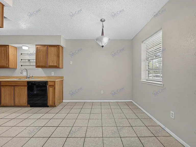 7761 Sable Ln — Photo 8