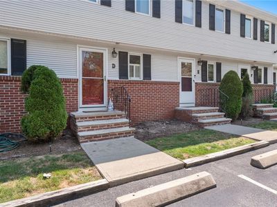 39 Dale Ave APT D, Johnston, RI, 02919
