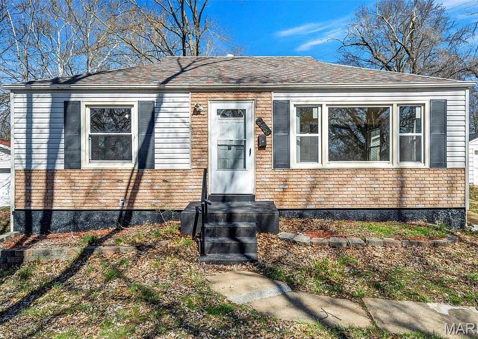 1st image of 2045 Bainbridge Dr