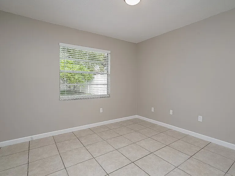 1070 Bridlewood Way — Photo 11