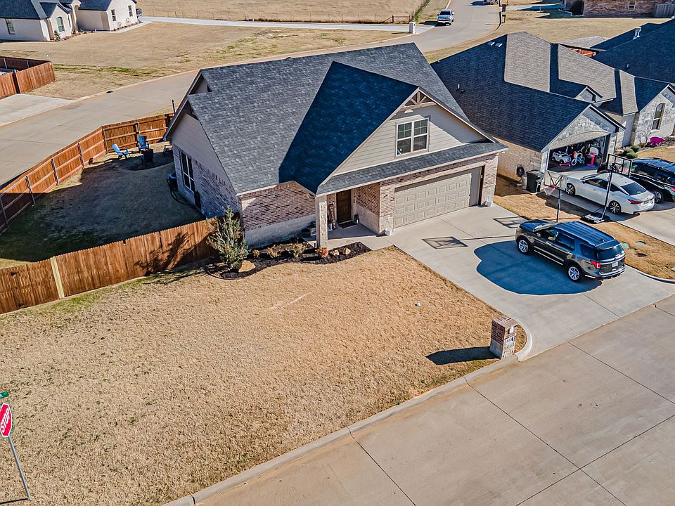 1st image of 813 Acadia Ct