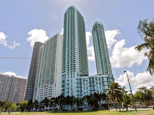 1st image of 1900 N Bayshore Dr APT 4317