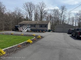 100 Victoria Cir, Lake Ariel, PA 18436