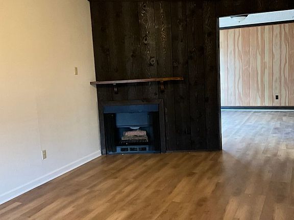 3rd image of 4937 Summerwood Cir