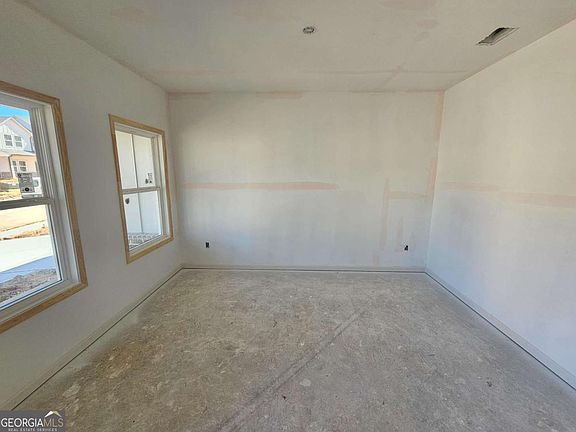 5th image of 120 Silverleaf Trl