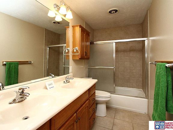 2nd image of 510 W Broadview Dr