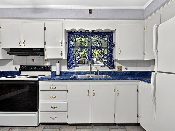 5th image of 36 Closson Street
