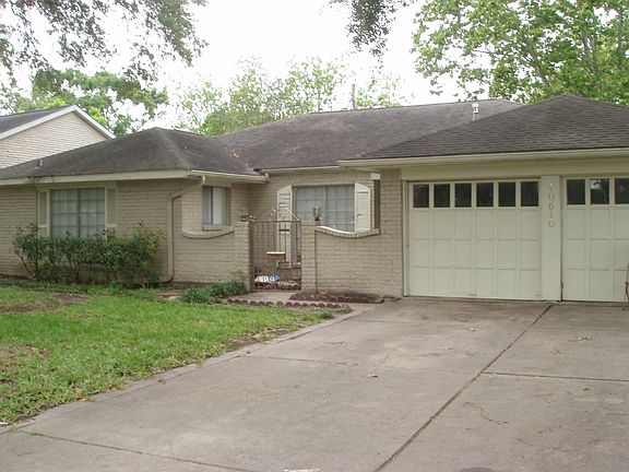 2nd image of 10610 Hillcroft St