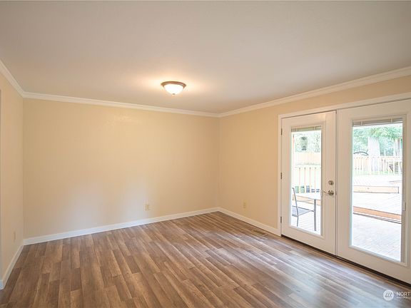 4th image of 15905 19th Avenue Ct S