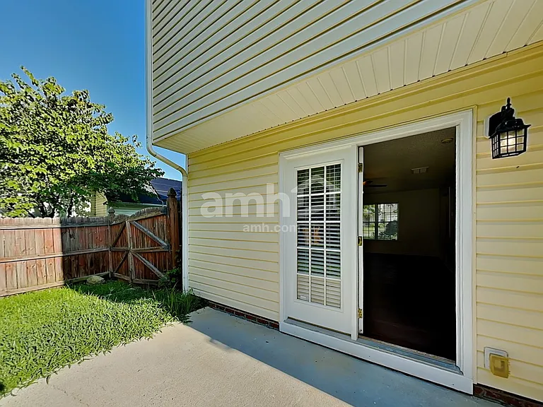 60 Falcon Ct — Photo 20
