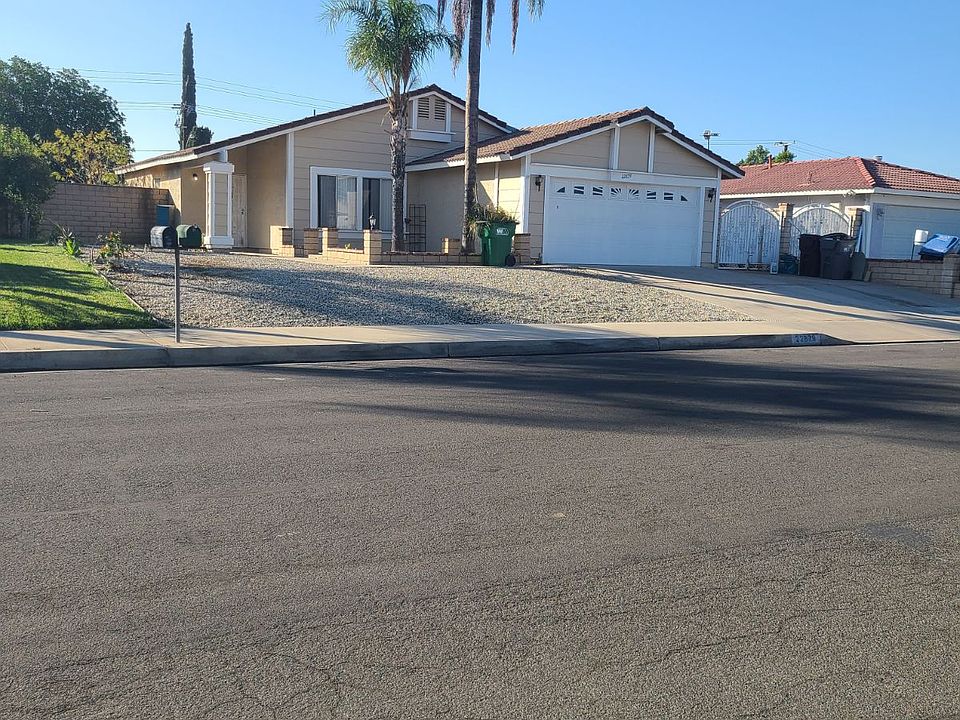 1st image of 22879 Baywood Dr