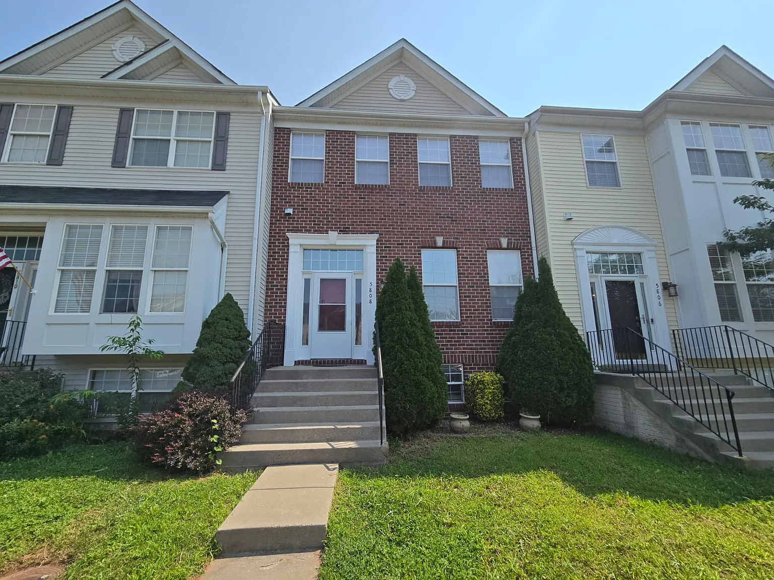 4 bed, 2380 sqft, $2,800 — Photo 3