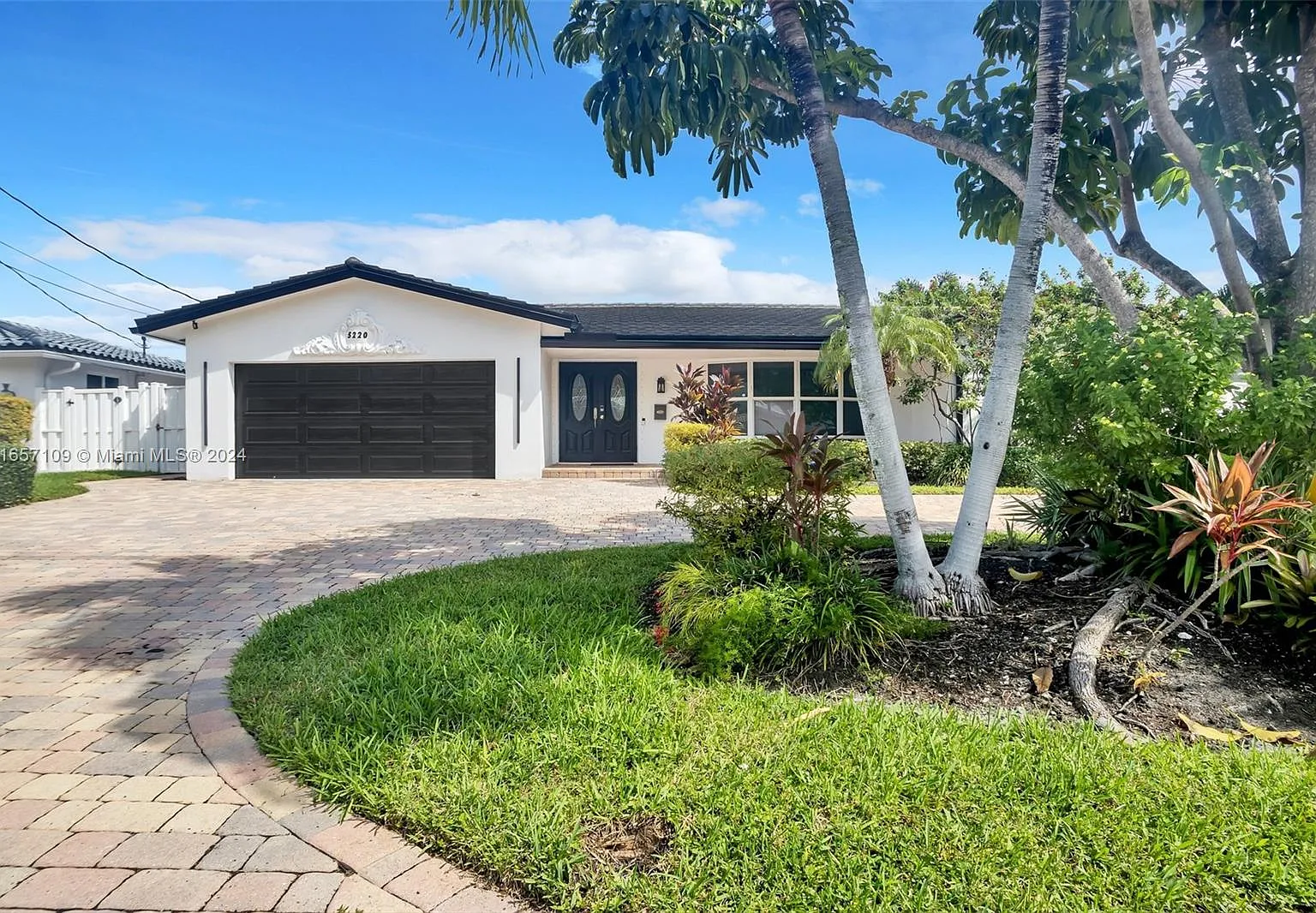 Golf Estates — Photo 1