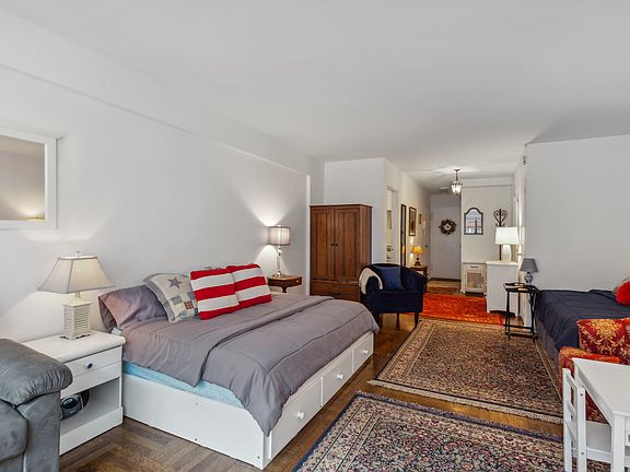 4th image of 420 E 55th St APT 9U