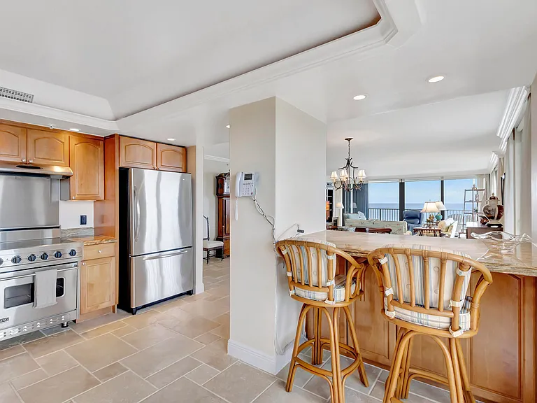 400 Beach Rd #804 — Photo 16