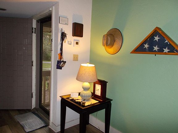 2nd image of 4017 Abbey Ct
