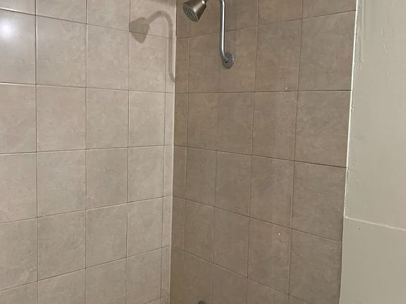 5th image of 9817 N Stephens St #C