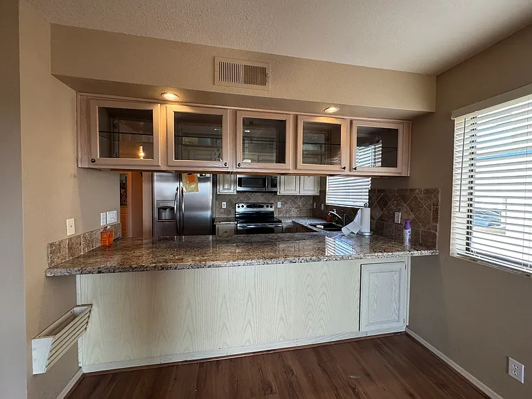 2022 Merrill Ln #6D — Photo 37