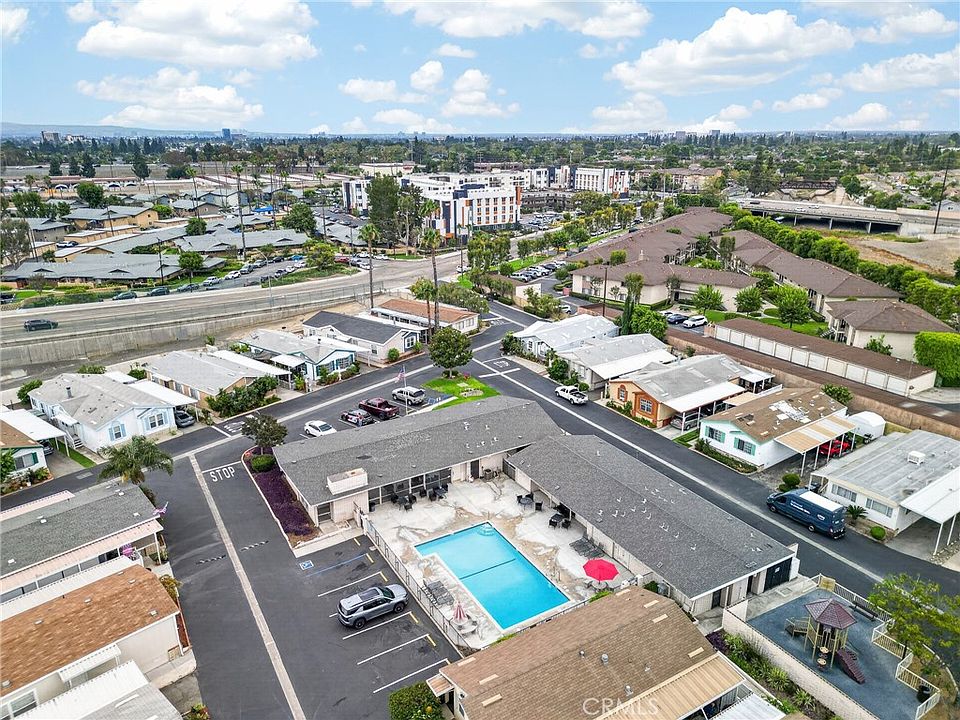 1st image of 1925 E La Veta Ave Spc 50