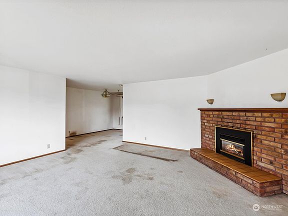 3rd image of 9001 48th Drive NE