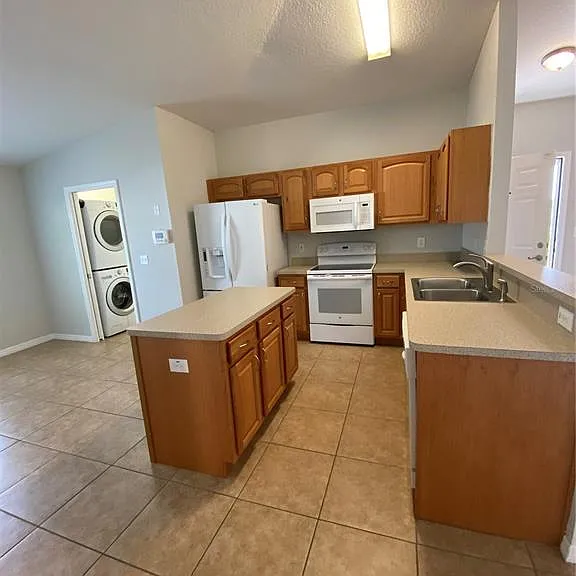 37150 Highland Bluff Cir — Photo 2