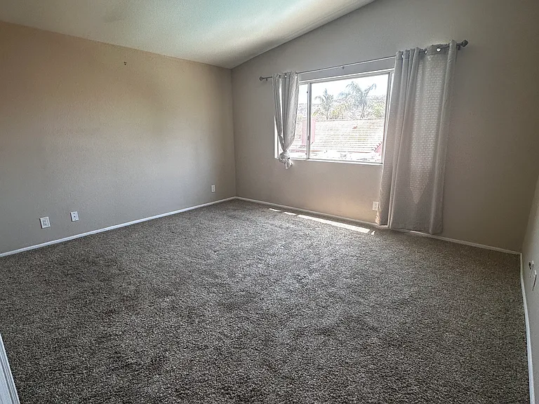 4277 Harbor Ct — Photo 12
