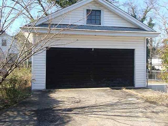2nd image of 366 Alexander Ave