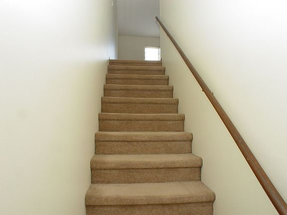 2nd image of 505 N Hickory St APT 7