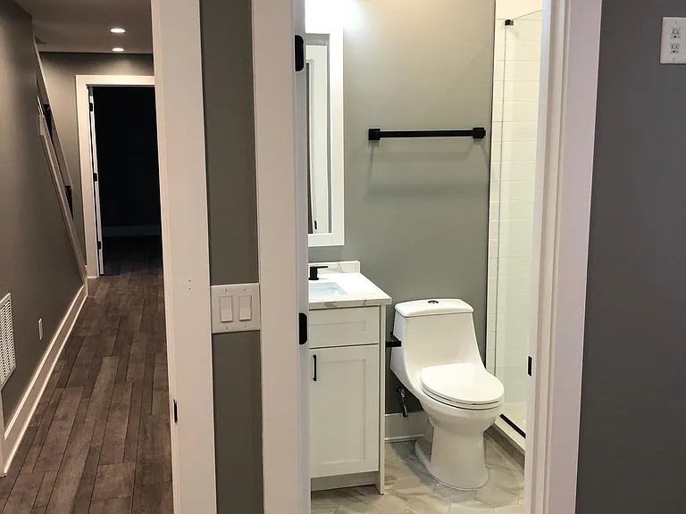 2058 N Park Ave — Photo 10