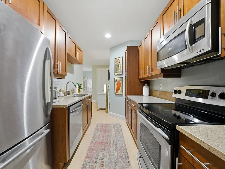 232 SW 14th Ave — Photo 7