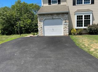 1445 Hillcrest Ct, Lansdale, PA 19446