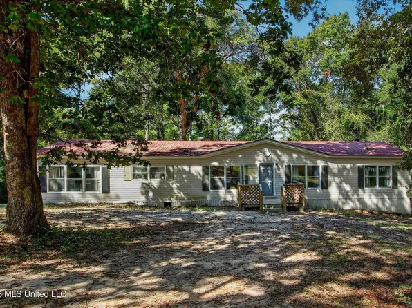 21918 Saucier Fairley Rd, Saucier, MS 39574